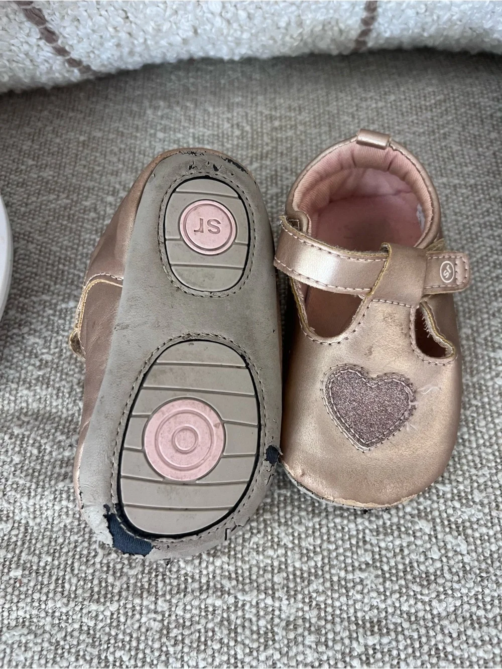 Stride Rite Metallic Heart Mary Jane walker shoe 12-18mos size 3/4c